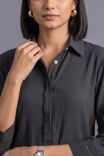 women regular kurta with palazzos