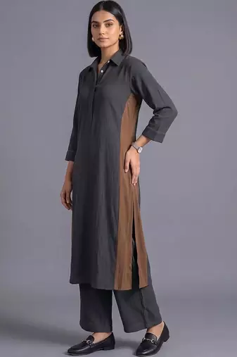 women regular kurta with palazzos