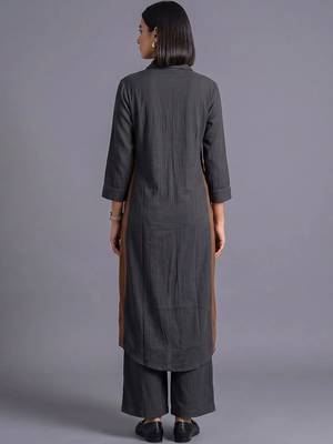 women regular kurta with palazzos 4
