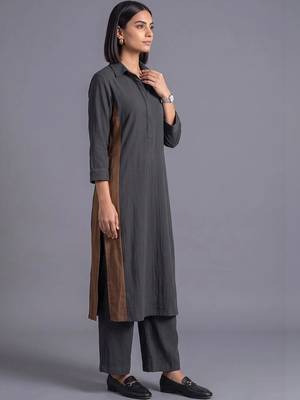 women regular kurta with palazzos 7
