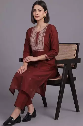 women ethnic motifs embroidered regular thread work kurta with trousers & dupatta