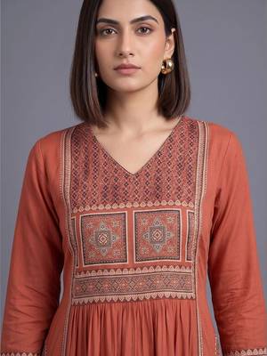 women ethnic motifs printed empire kurta with trousers 2