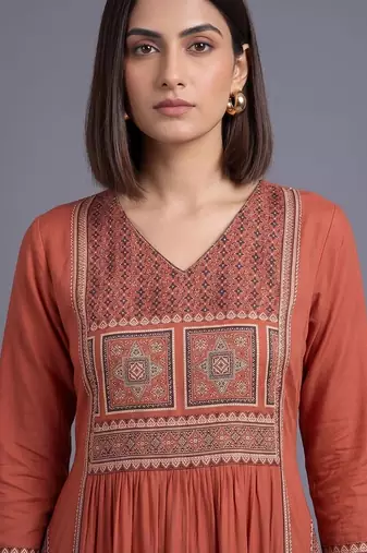 women ethnic motifs printed empire kurta with trousers
