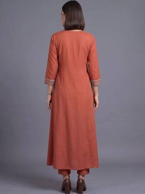 women ethnic motifs printed empire kurta with trousers 4