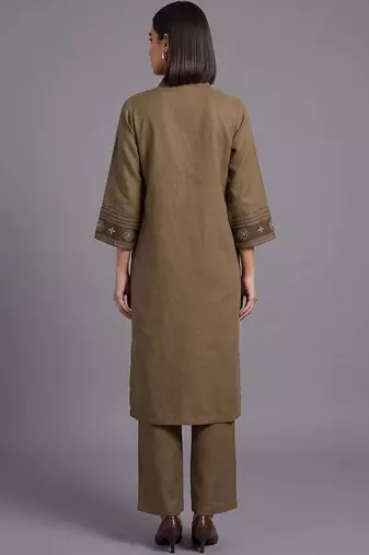 women ethnic motifs embroidered regular sequinned kurta with trousers