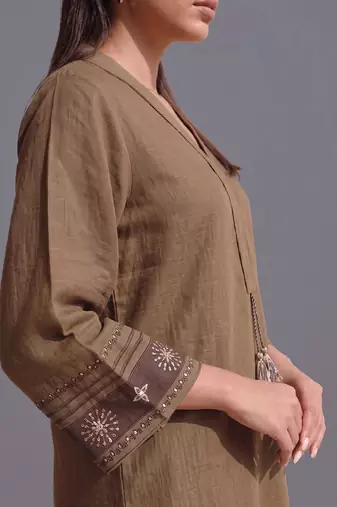 women ethnic motifs embroidered regular sequinned kurta with trousers