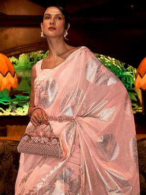 peach peach-coloured & gold-toned floral silk blend muga saree 3