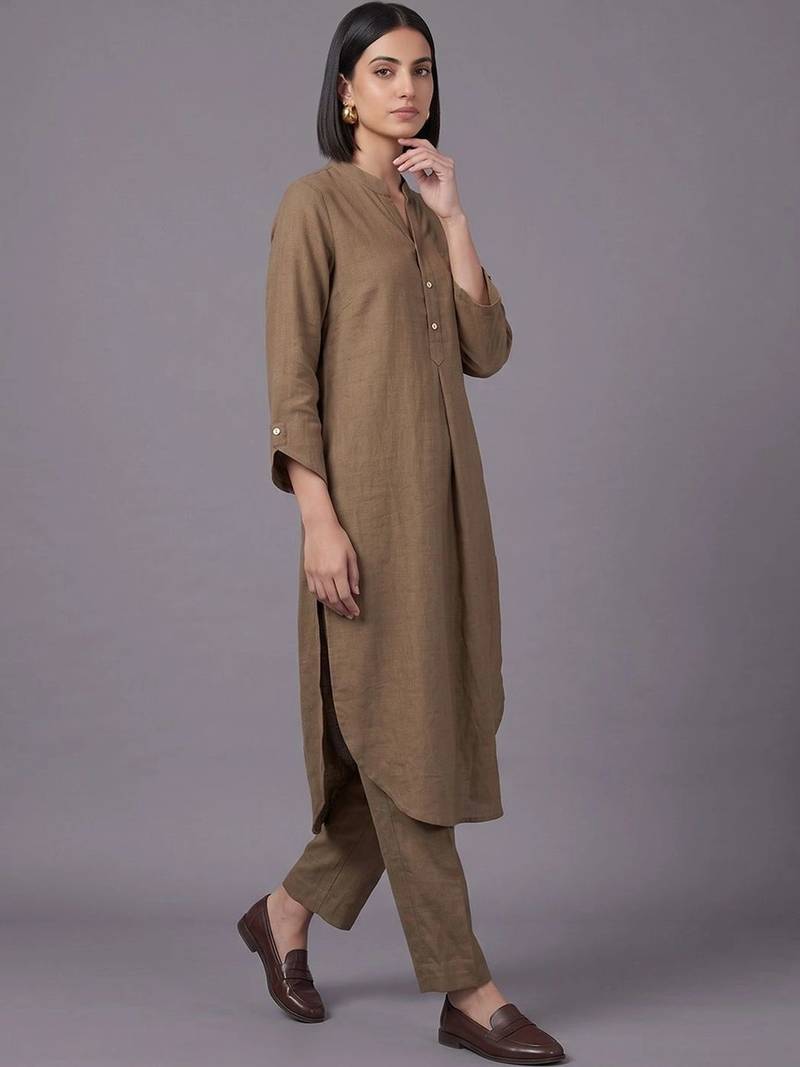 women regular kurta with trousers