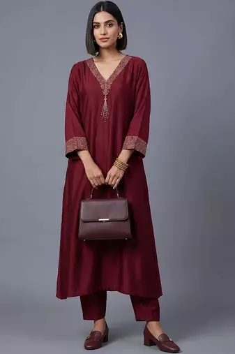 women ethnic motifs embroidered regular thread work kurta with trousers