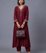 women ethnic motifs embroidered regular thread work kurta with trousers