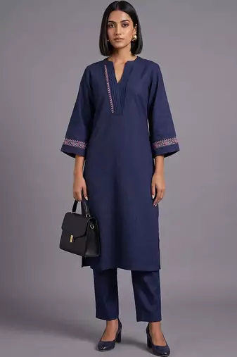 women ethnic motifs embroidered regular thread work kurta with trousers