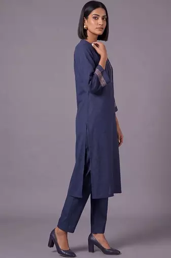 women ethnic motifs embroidered regular thread work kurta with trousers