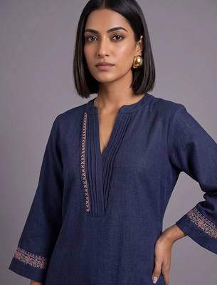 women ethnic motifs embroidered regular thread work kurta with trousers 5
