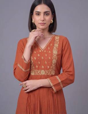 women ethnic motifs embroidered pleated thread work kurta with trousers & with dupatta 2