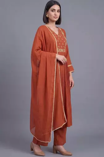 women ethnic motifs embroidered pleated thread work kurta with trousers & with dupatta