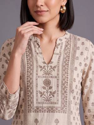 women ethnic motifs printed regular kurta with palazzos 2