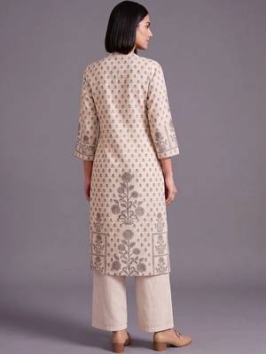 women ethnic motifs printed regular kurta with palazzos 4