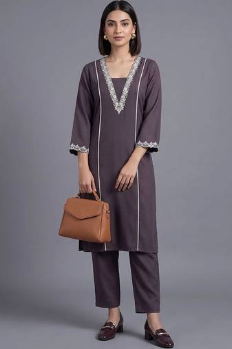 women ethnic motifs embroidered regular thread work kurta with trousers