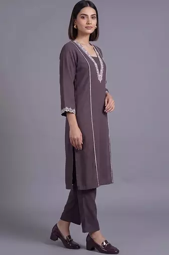 women ethnic motifs embroidered regular thread work kurta with trousers