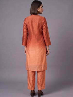 women ombre embroidered regular thread work kurta with trousers 4
