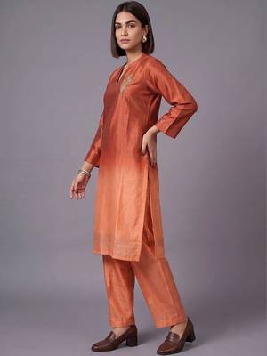 women ombre embroidered regular thread work kurta with trousers 5