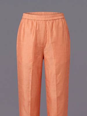 women ombre embroidered regular thread work kurta with trousers 6
