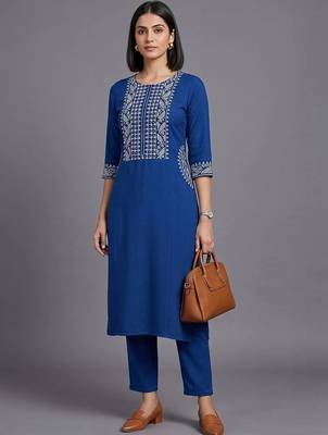 women ethnic motifs embroidered regular thread work kurta with trousers 1