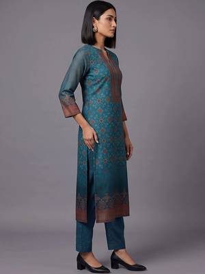 women ethnic motifs printed regular chanderi silk kurta with trousers & with dupatta 3
