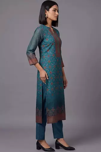 women ethnic motifs printed regular chanderi silk kurta with trousers & with dupatta