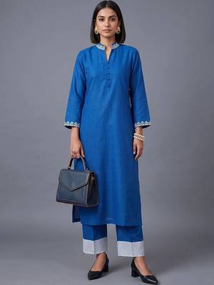 women ethnic motifs embroidered regular thread work kurta with trousers 1