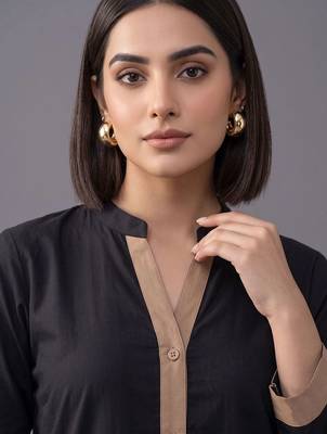 women colourblocked regular kurta with trousers 7