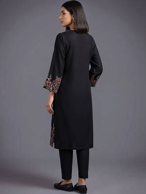 women ethnic motifs embroidered regular thread work cotton kurta with trousers 3