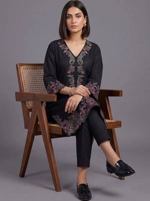 women ethnic motifs embroidered regular thread work cotton kurta with trousers 5