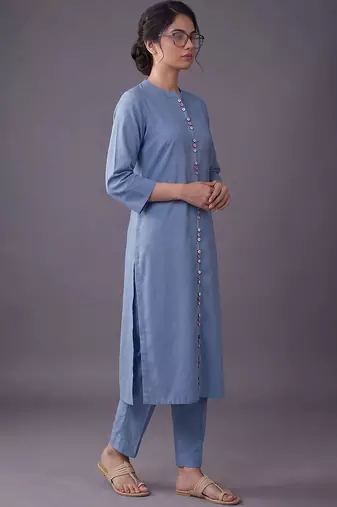 women regular kurta with trousers