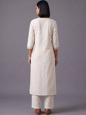 women ethnic motifs embroidered regular thread work kurta with trousers 4