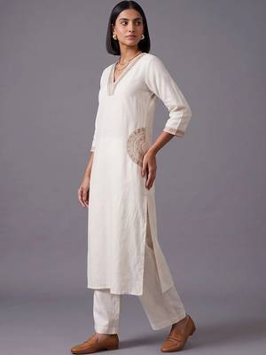 women ethnic motifs embroidered regular thread work kurta with trousers 6
