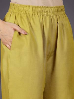 women ethnic motifs embroidered regular thread work kurta with trousers 2