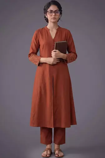 women embroidered regular thread work kurta with trousers