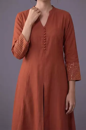 women embroidered regular thread work kurta with trousers