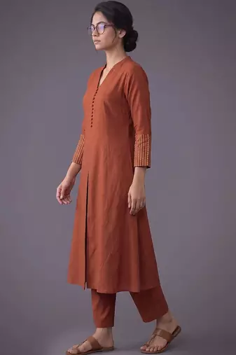 women embroidered regular thread work kurta with trousers