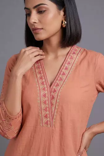 women ethnic motifs embroidered regular thread work kurta with trousers