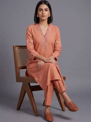 women ethnic motifs embroidered regular thread work kurta with trousers 7