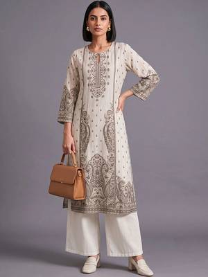women ethnic motifs printed regular kurta with palazzos 1