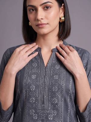 women printed regular kurta with palazzos & with dupatta 2