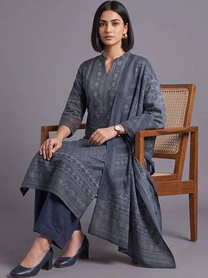 women printed regular kurta with palazzos & with dupatta 5