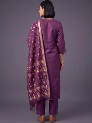 women ethnic motifs embroidered regular thread work kurta set 4