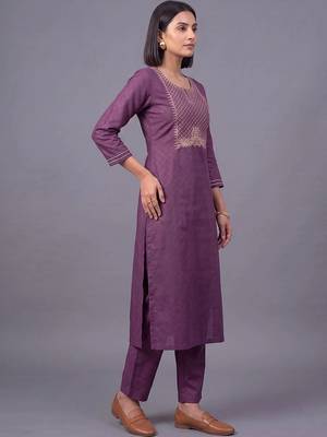women ethnic motifs embroidered regular thread work kurta set 5