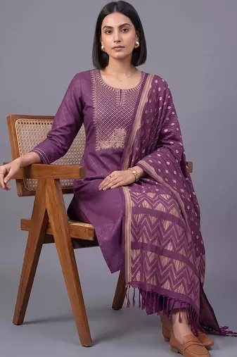 women ethnic motifs embroidered regular thread work kurta set
