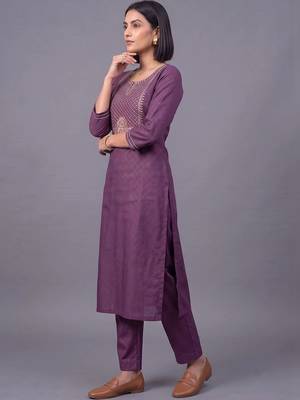 women ethnic motifs embroidered regular thread work kurta set 7