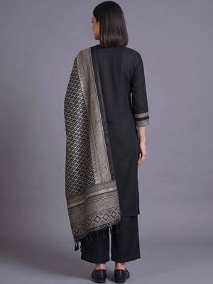 women ethnic motifs embroidered regular thread work kurta with palazzos & with dupatta 4